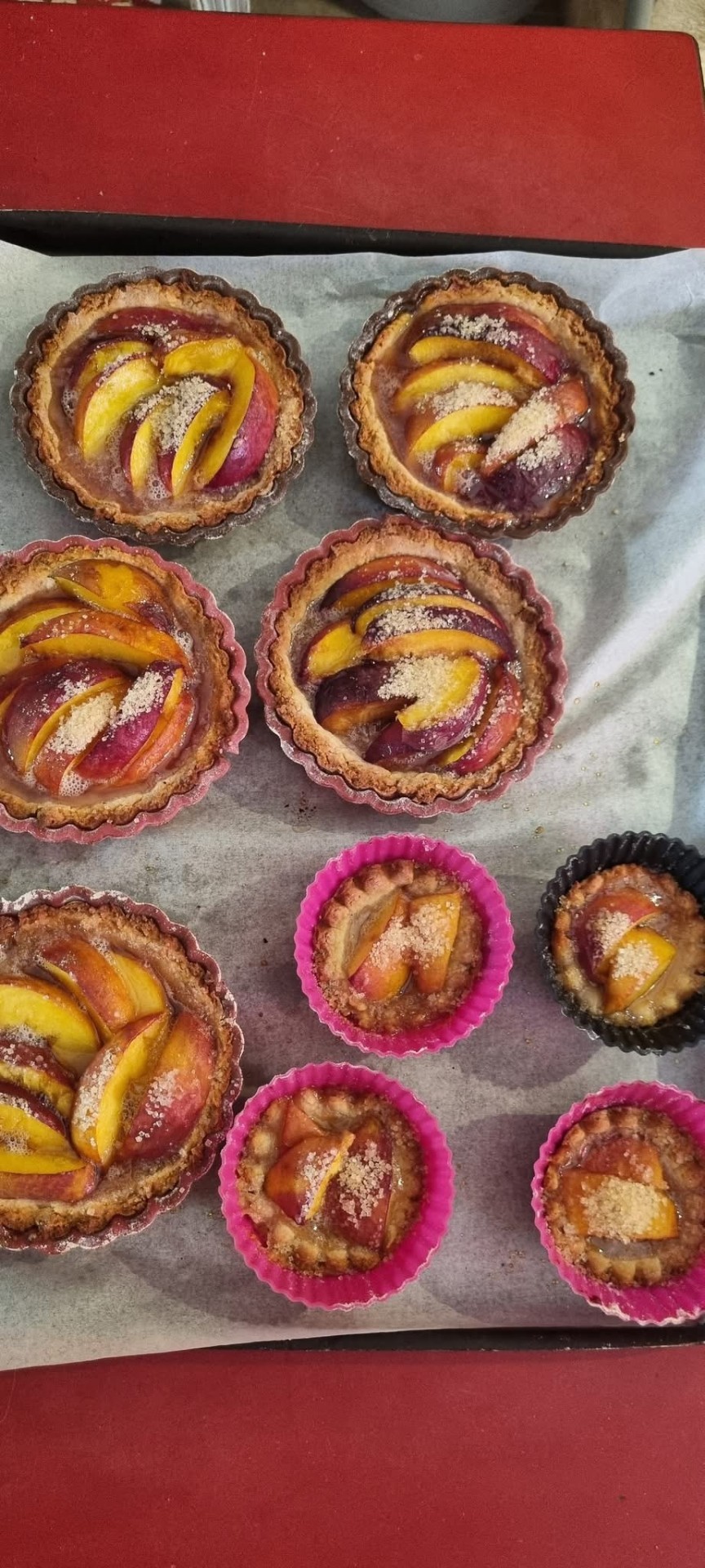 Tartelettes aux pêches dorées, faites maison